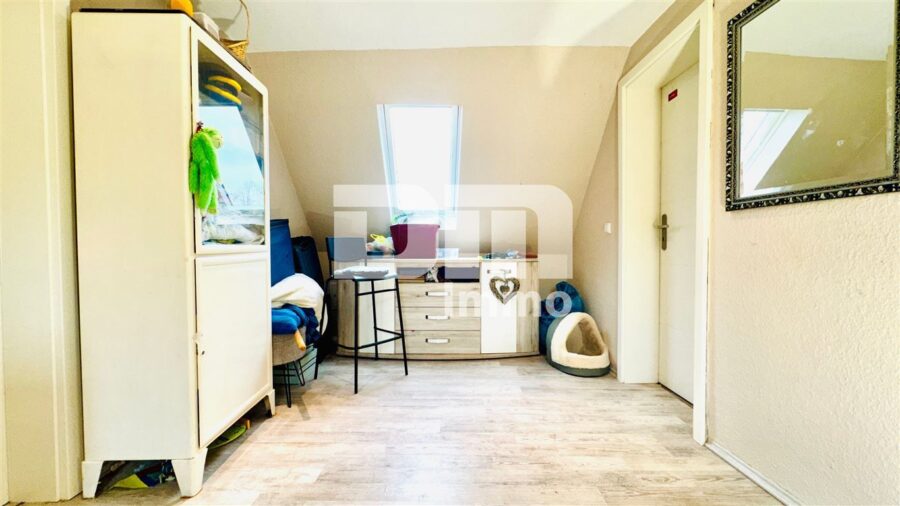 Charmanter Wohntraum mit Tradition und Moderne auf großem Grundstück - OG / DG Schlafzimmer - Kind 3